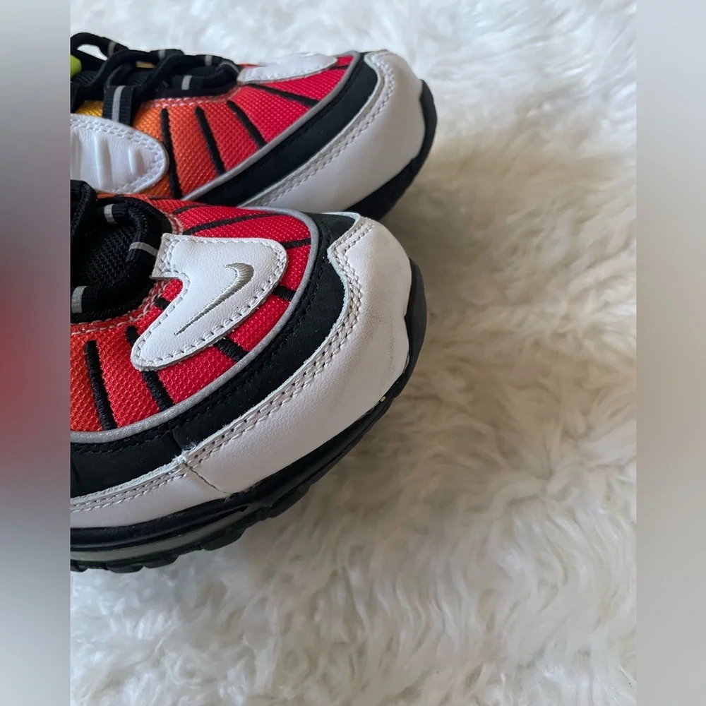 OLIVIA KIM AIR MAX - Picture 4 of 8